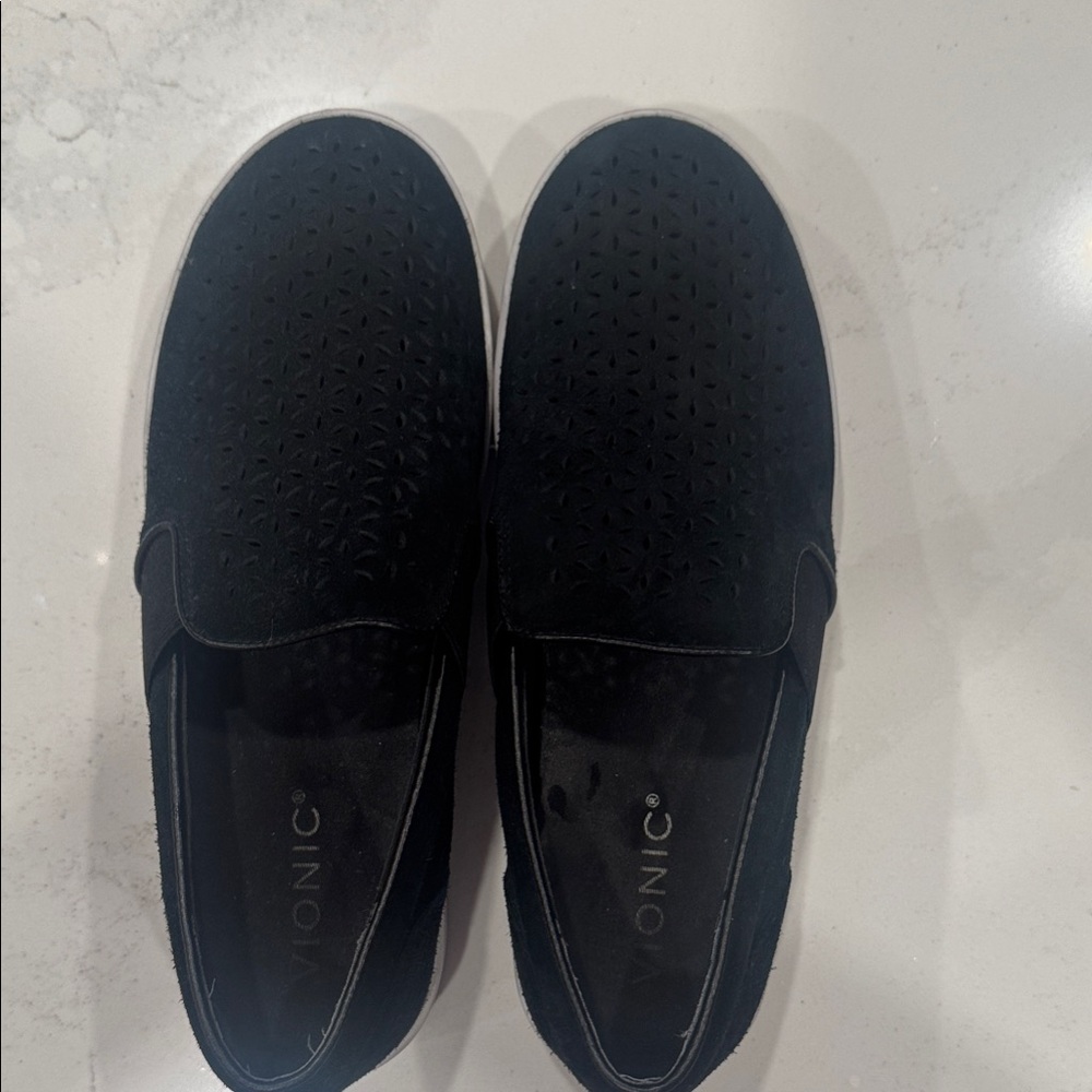 Vionic Women's Black Espadrilles